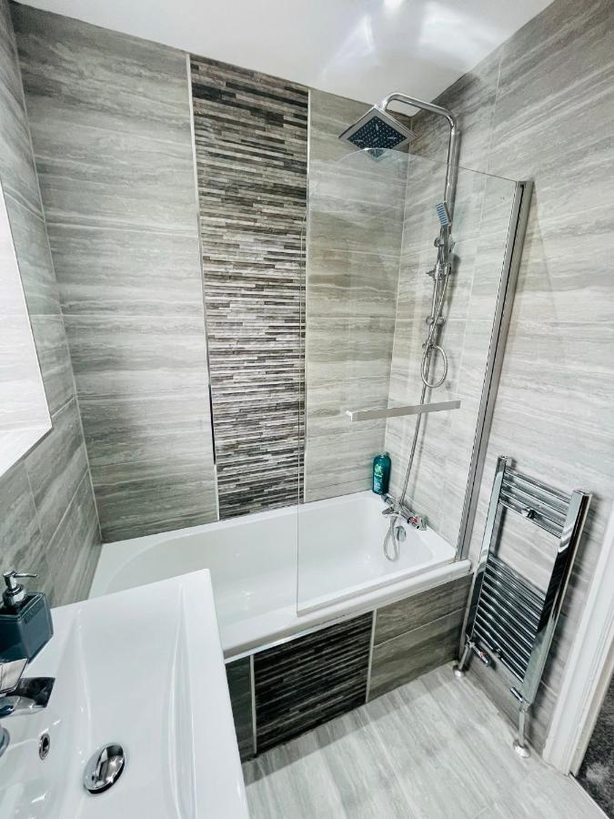 Brand New Modern 3 Bedroom Home Μπλάκπουλ Εξωτερικό φωτογραφία
